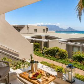 Spacious Beach Access Apartment at Dolphin Beach