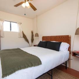 Desert Lily - Room 3 with shared pool access