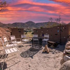 Desert Lily - Room 3 with shared pool access