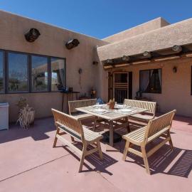 Desert Lily - Room 1 with shared pool access