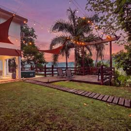 Casa Vista at Hacienda Serena with Mountain View & River, hotel em Las Marias