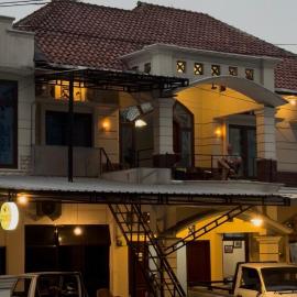 HARMONI GUEST HOUSE tumpak sewu