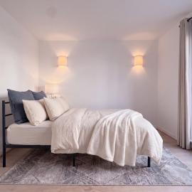 Central Slough Modern 2BR Apt Sleeps 6