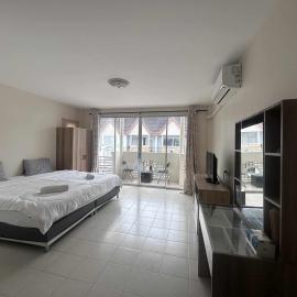 M&M Kata Beach, hotell i Kata Beach