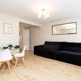 Modern Maisonette - sleeps 4- Knebworth