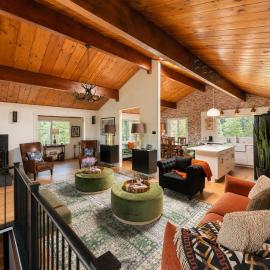 Arbor House, 3 Bed, 2 King Ensuites, Private Deck, BBQ, Views, Near Lake Gregory