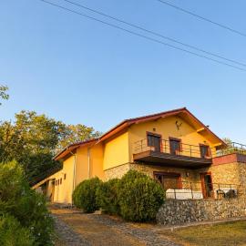 Sunset Villa Surduc, hotell i Fîrdea