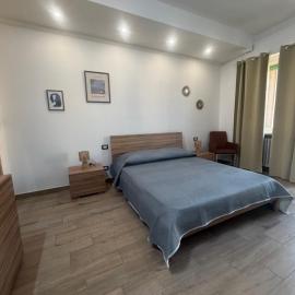 ResidenTillo-Private EnSuite Rooms, hotel em Vercelli