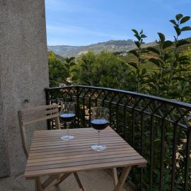 Rosa D'Ouro House