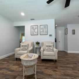 Fam Friendly 4BR Getaway/Game Room/BBQ/Mins to Bch