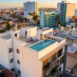 2br/2ba Condo 1 block to ocean! - Unit 3, hotel v destinácii Mazatlán