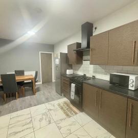 HomesRentals Ensuite Sleeps 2 with High speed wifi โรงแรมในดัดลีย์
