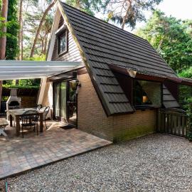Cozy chalet with sauna in Lanaken
