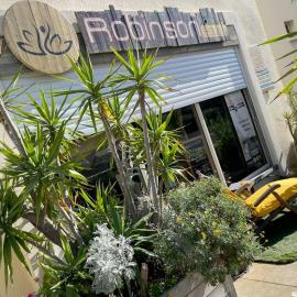 Robinson guesthouse & massages