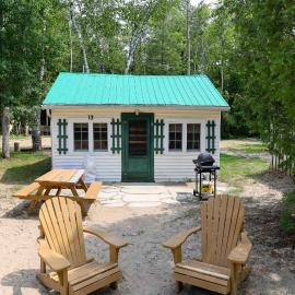 Private Beach Access -Cottage 13 – hotel w mieście Sauble Beach