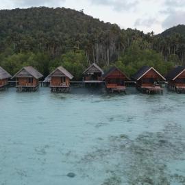 Mares Homestay-Raja Ampat, hótel í Fam