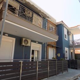 Castle View Luxury Apartments، فندق في ميتيليني