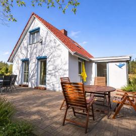 Ferienhaus Bodden & Ostsee am Nationalpark, Fischland Darß Zingst, großer Garten, Kamin, Terrasse