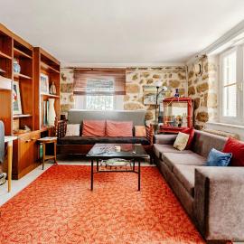 Acropolis Stone-built charming lodging 70 sq m, hotel v Atenah