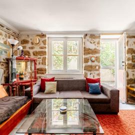 Acropolis Stone-built charming lodging 70 sq m、アテネのホテル