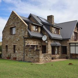 Stonehouse at The Bend Eco Estate, hotel en Nottingham Road