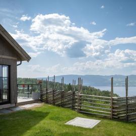 Villa Mia · Barnevennlig · Mjøsa-utsikt · 30 min OSL, hotel i Eina