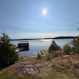 Sjönära boende i Vänerns skärgård, hotel v destinácii Spikudden