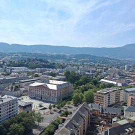 Panoramic 2BR Apartment Center Free Parking Balcony