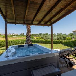 Afitos Luxury Villas -Private Jacuzzi-, hotel em Afitos