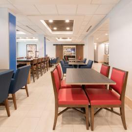 Holiday Inn Express & Suites Columbia-I-26 @ Harbison Blvd by IHG