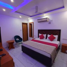 Hotel Seraj Heights, hotel en Baddi
