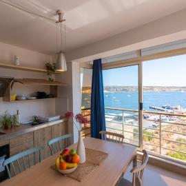 Mellieha Bay 3 Bedroom Apartment ''Coastal Comfort''