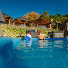 V44 Resort، فندق في فيشيغراد