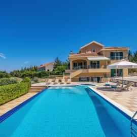 Villa Emelisse by Villa Plus