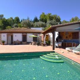 Idyllic Andalusian villa with private pool & stunning views