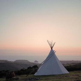 Shanti Tipi 1, hotel in Tintagel