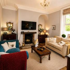 Chertsey Mount Townhouse, within 10 minutes walk of Carlisle city centre, shops, pubs & restaurants