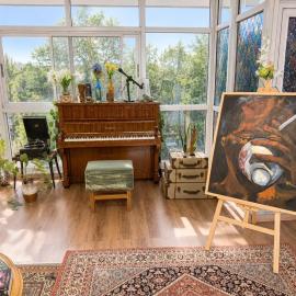 Spacious 2 Bedroom Duplex, A Creative Sanctuary