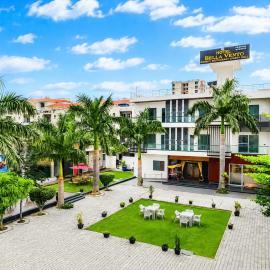 Hotel Bella Vento Luxury Stay Near CGC Landran Mohali Chandigarh, hótel í Kharar