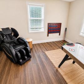 Massage Chair & Game Room, 5BR, UGA