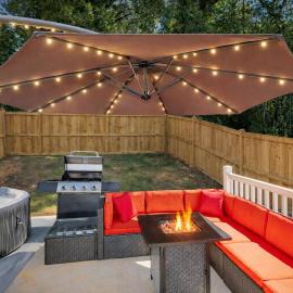 Modern 4BR Home Hot Tub • Game Room • Fenced, hotel en Charlotte