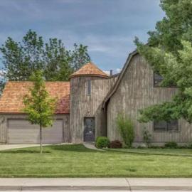 Unique Home Perfect for Gathering Pets welcome!, hotel in Orem