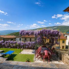 La Dimora dei Glicini tra Casentino e La Verna, hotel u gradu 'Chitignano'