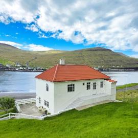 Oceanfront Home Near Vagar Airport