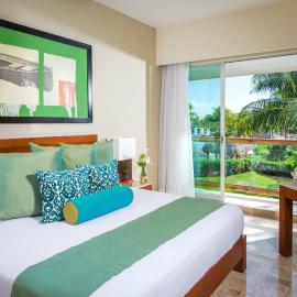 Ocean Breeze Riviera Maya