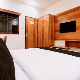 Townhouse Oak Titvala Railway Junction Formerly Sai Dhan Residency, hotel em Titwala