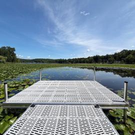 The Red Roof by The Lake A Hudson Valley Retreat, hotel u gradu Stanfordville