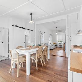 Stayawhile Cottage - Heritage 3 Bed in Tenterfield, hotel u gradu Tenterfield
