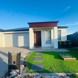 The House of Joy -Glenelg Beach Getaway