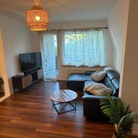 Zentrale 3-Zimmer-Wohnung mit Balkon - bis 5 Gäste